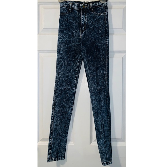 High Waist Jeans - Picture 3 of 3